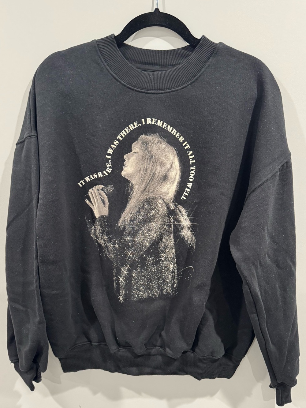 TAYLOR SWIFT • THE ERAS TOUR ALL TOO WELL LIVE PHOTO OVERSIZED CREWNECK (M) - Picture 3 of 9
